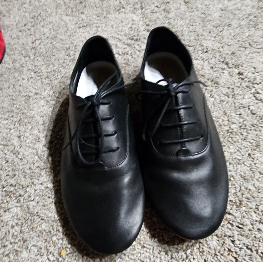 Anothersole. Lucie is smooth black size 8